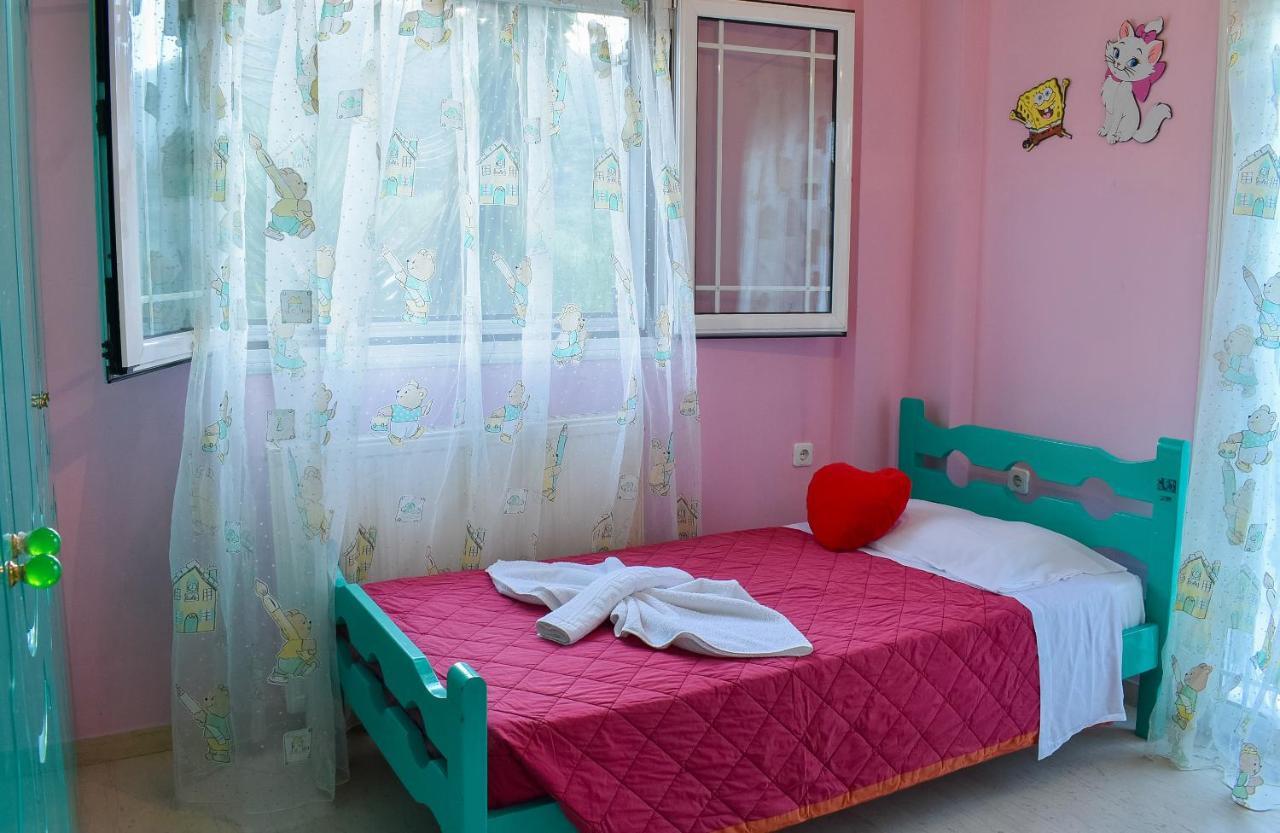 Vicky'S Village Private House Fiolitis Exterior foto